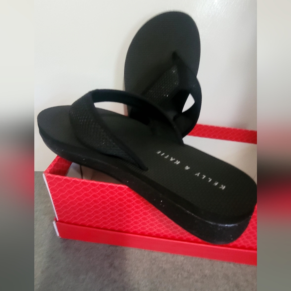 Sparkly NIB SZ8